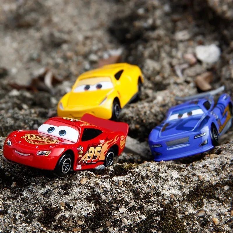 Kit Carros Relâmpago McQueen com Caminhão